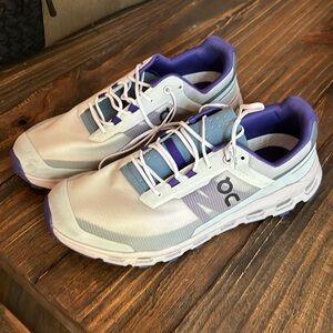 Worn Once. Women’s onCloud running shoes sz W11